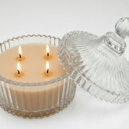 Vanilla perfumed candle 250 ml, in XIX century style  diamond glass jar