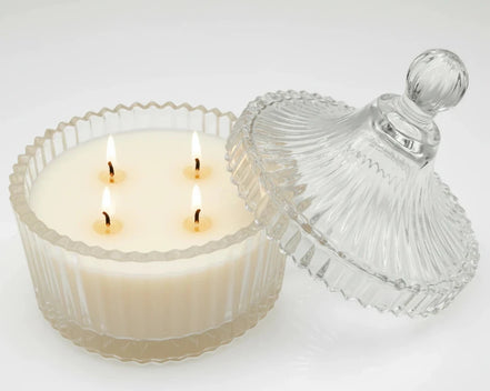 Saffron, patchouli and precious oriental woods Exciting Handmade Aromatic Candle.  250 ml