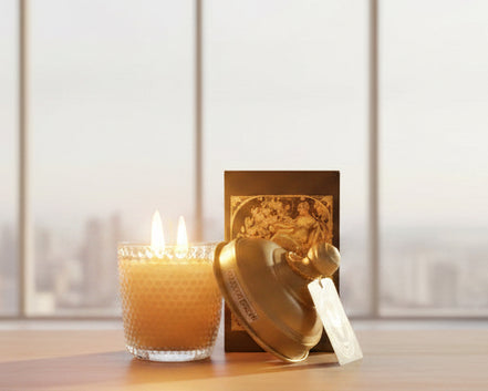 PINE CONE Saffron, patchouli and precious oriental woods Exciting Handmade Aromatic Candle.  300 ml